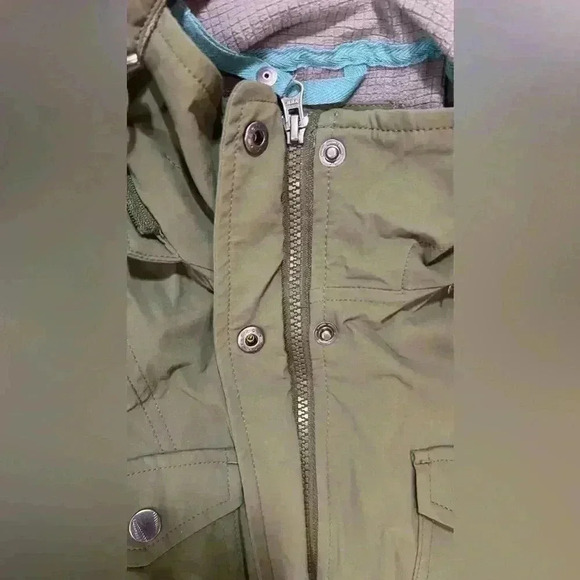 L.L. Bean Luna Women's Windbreaker Rain Jacket With Hood - Picture 4 of 16